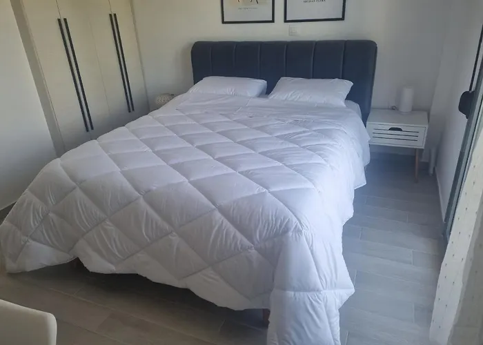 Tiffany\'S Apartments -2\' Walk From Metro